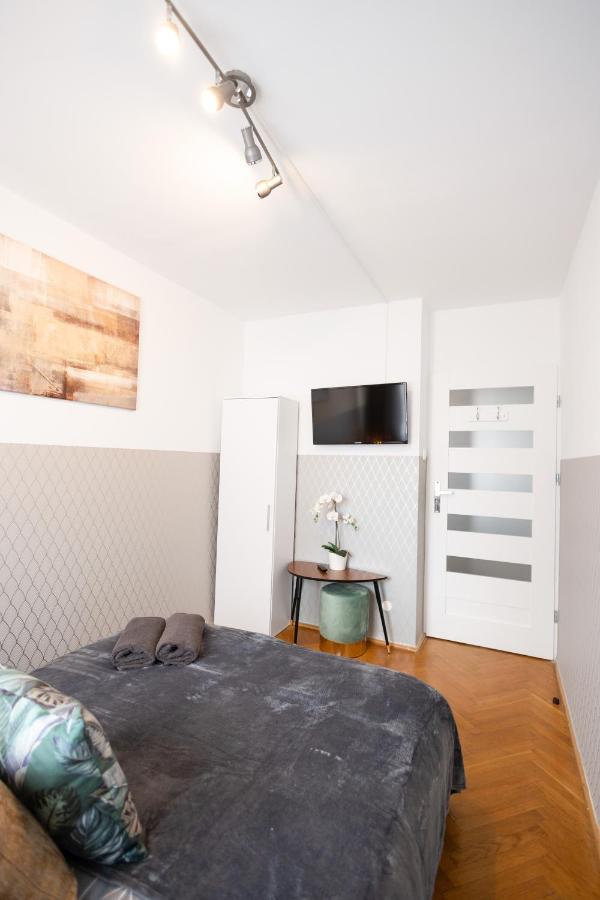 Clicktheflat Stawki Apart Rooms Warsaw Exterior photo